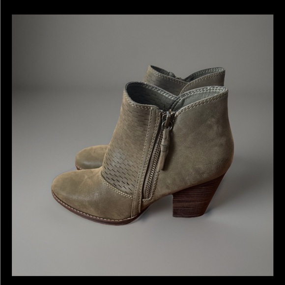 Baretraps Womens Cacie Moss Side Zipper Ankle Boots Size 7 Medium - Picture 2 of 5